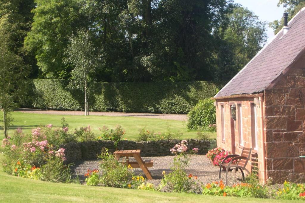 Harleyburn Cottages - Stables And Saddlery Melrose Exterior foto
