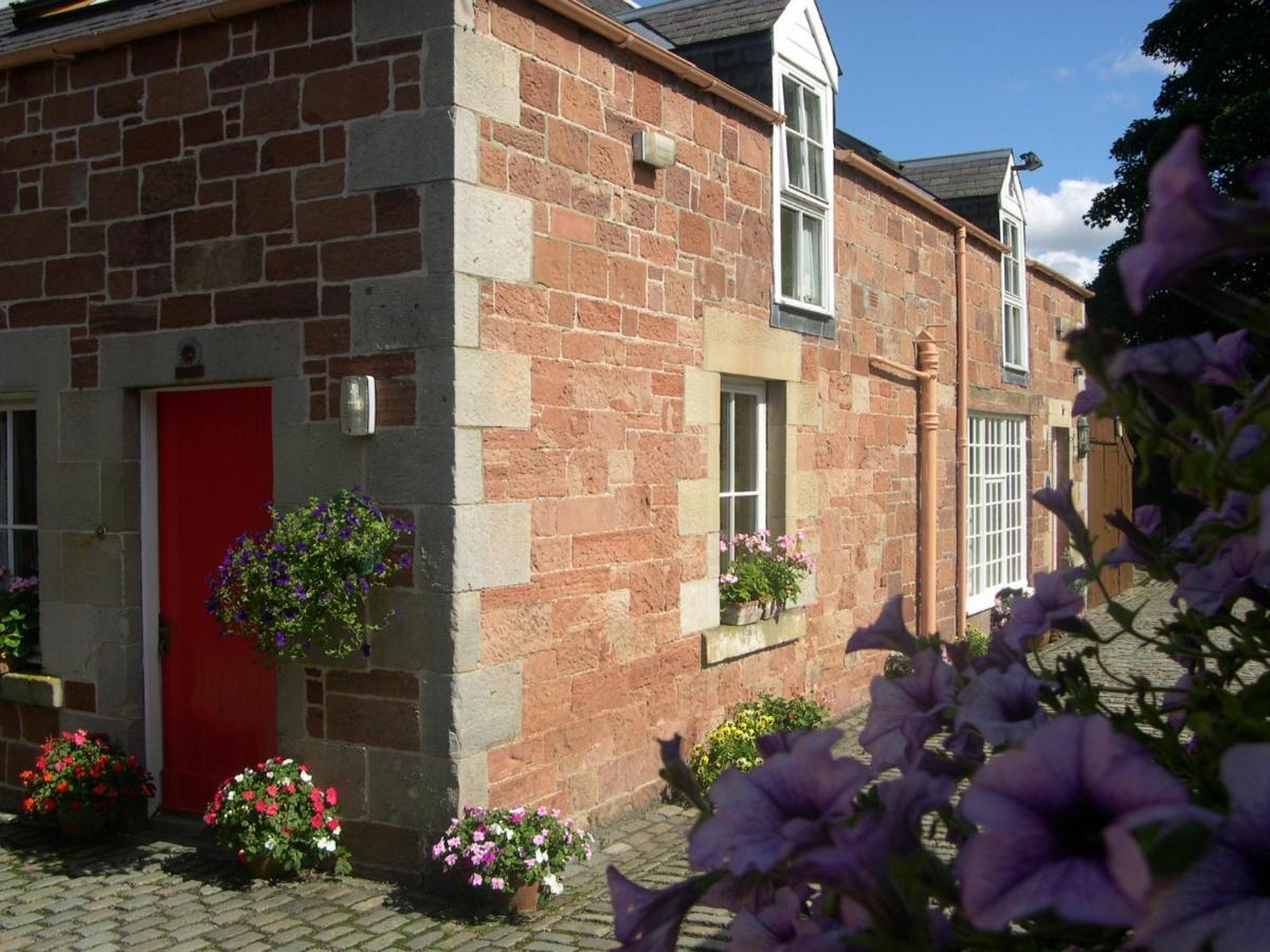 Harleyburn Cottages - Stables And Saddlery Melrose Exterior foto