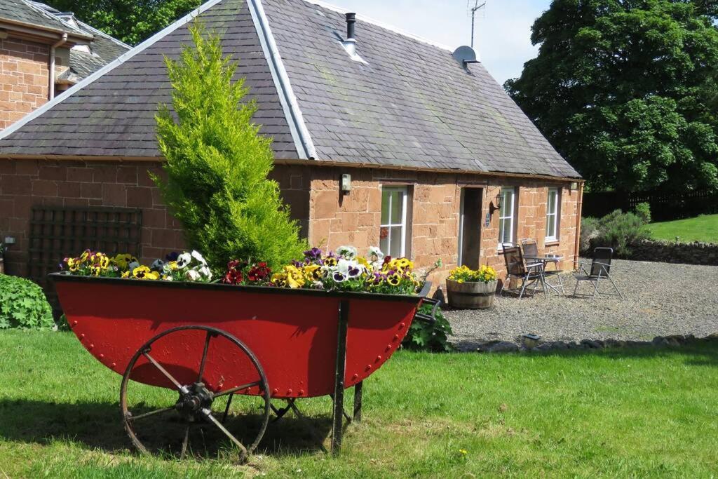Harleyburn Cottages - Stables And Saddlery Melrose Exterior foto