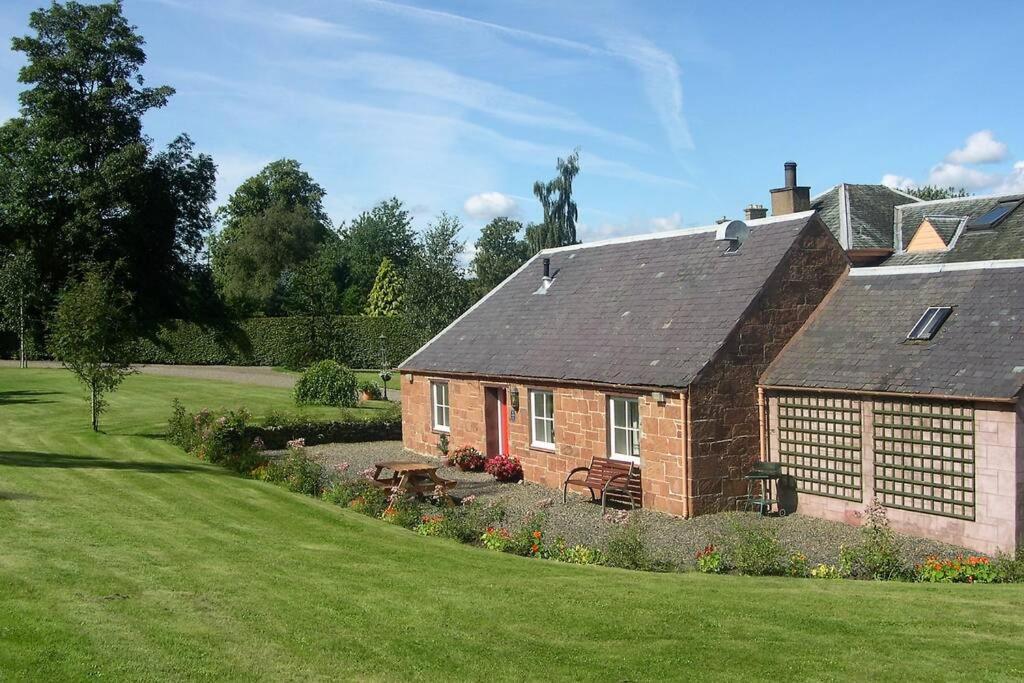 Harleyburn Cottages - Stables And Saddlery Melrose Exterior foto